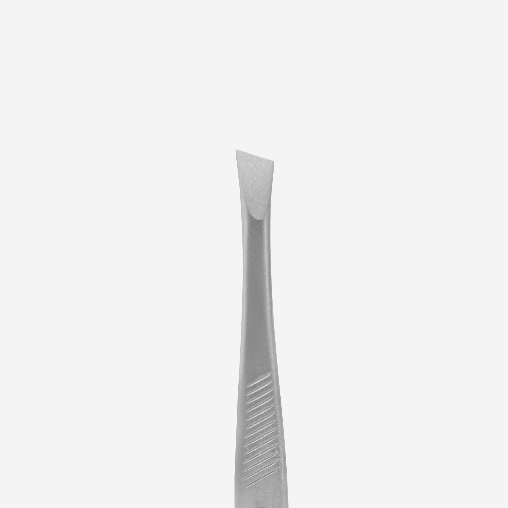 (Qarmi International) Eyebrow Tweezers - Image 2